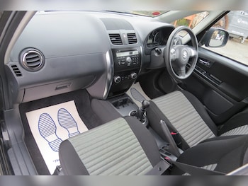 Used Suzuki SX4 2010 for sale - 76252611: Photo