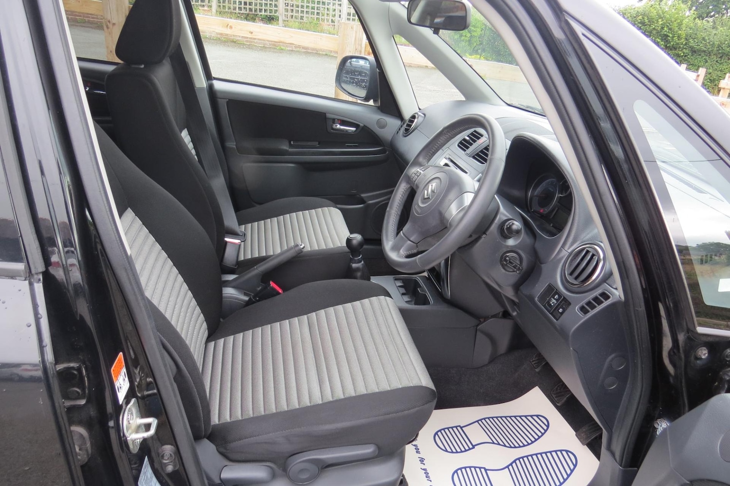 Used Suzuki SX4 2010 for sale - 76252611: Photo 6