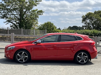 Used Volvo V40 2013 for sale - 79311600: Photo