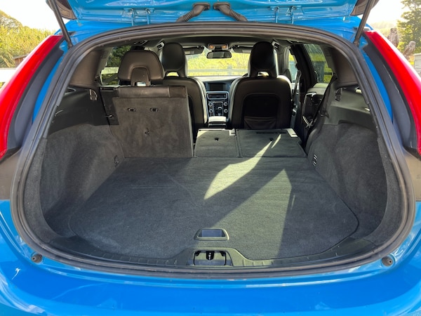 Used Volvo V60 2015 for sale - 76180817: Photo 15