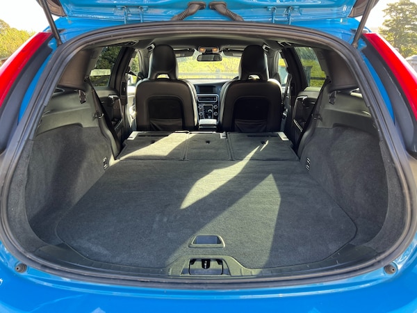 Used Volvo V60 2015 for sale - 76180817: Photo 17