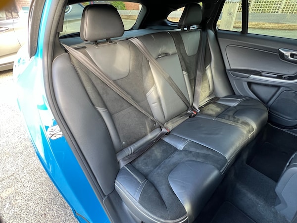 Used Volvo V60 2015 for sale - 76180817: Photo 19