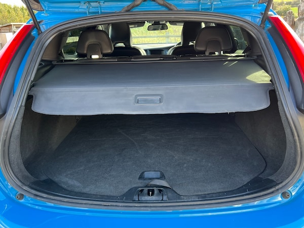 Used Volvo V60 2015 for sale - 76180817: Photo 6