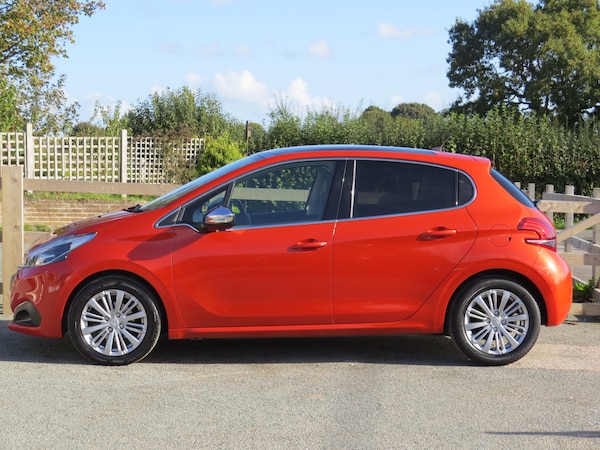 Used Peugeot 208 2017 for sale - 72467556: Photo 14