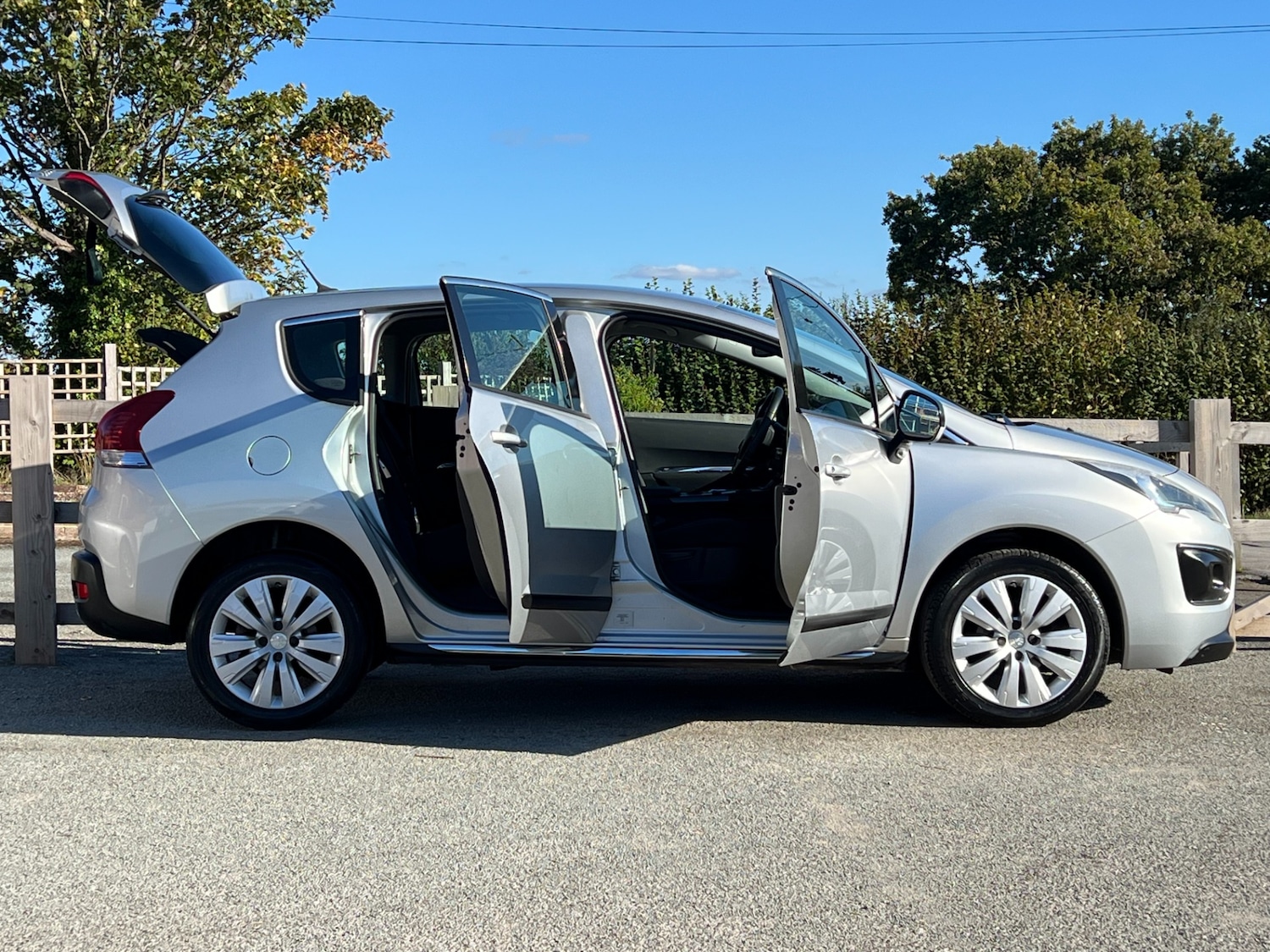 Used Peugeot 3008 2015 for sale - 76004617: Photo 3