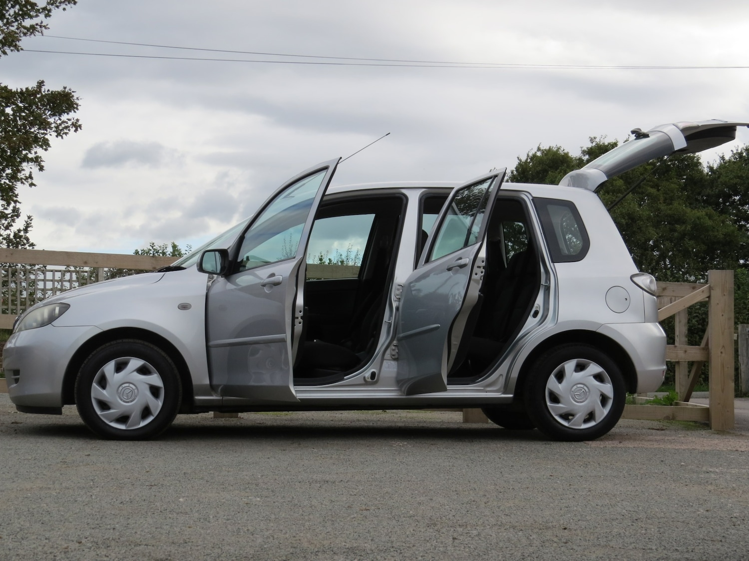Used Mazda Mazda2 2006 for sale - 76493844: Photo 2