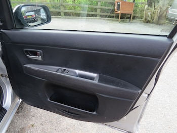 Used Mazda Mazda2 2006 for sale - 76493844: Photo