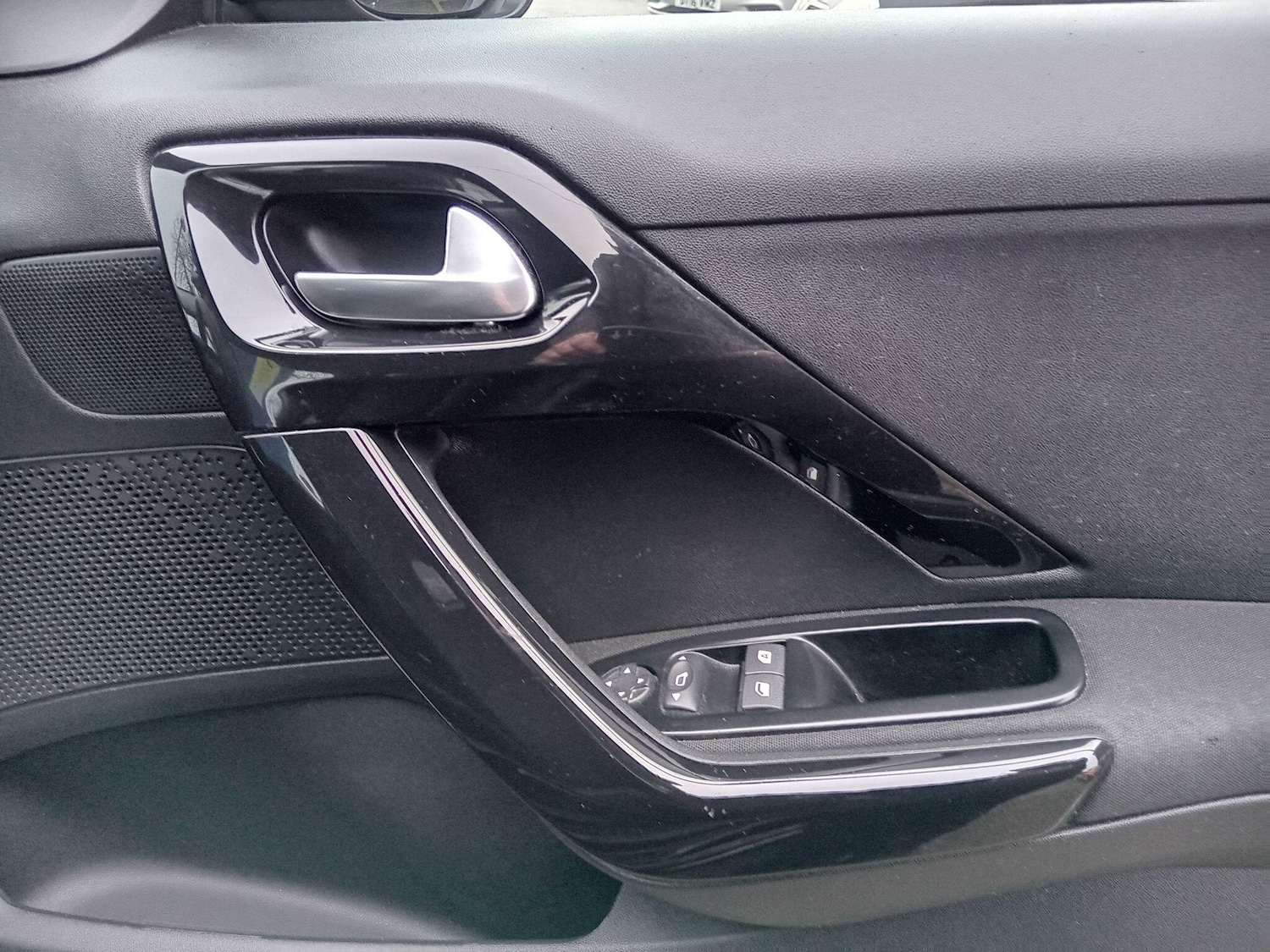 Used Peugeot 208 2017 for sale - 77386358: Photo 12