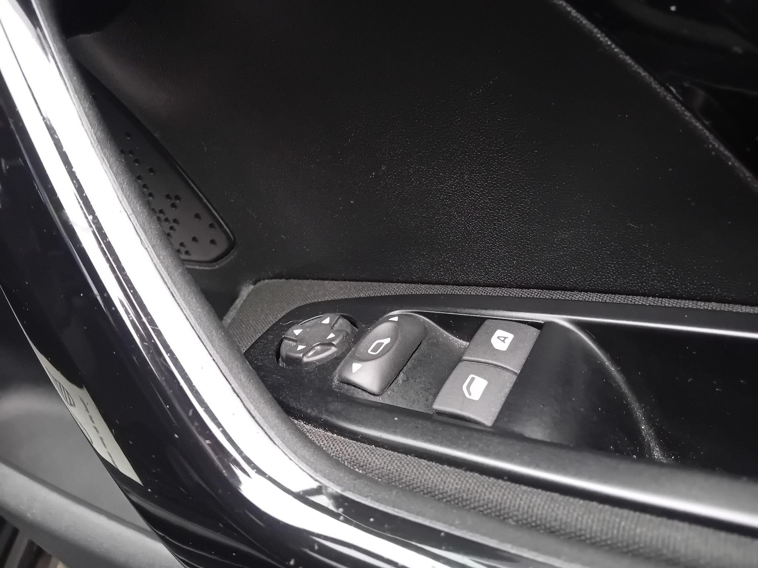 Used Peugeot 208 2017 for sale - 77386358: Photo 16