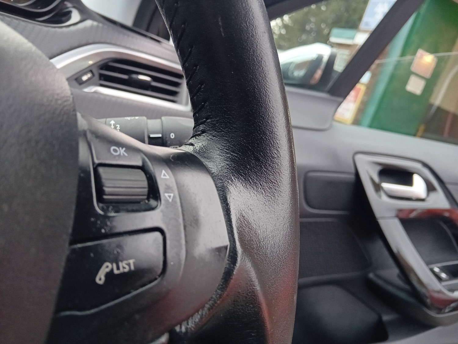 Used Peugeot 208 2017 for sale - 77386358: Photo 17