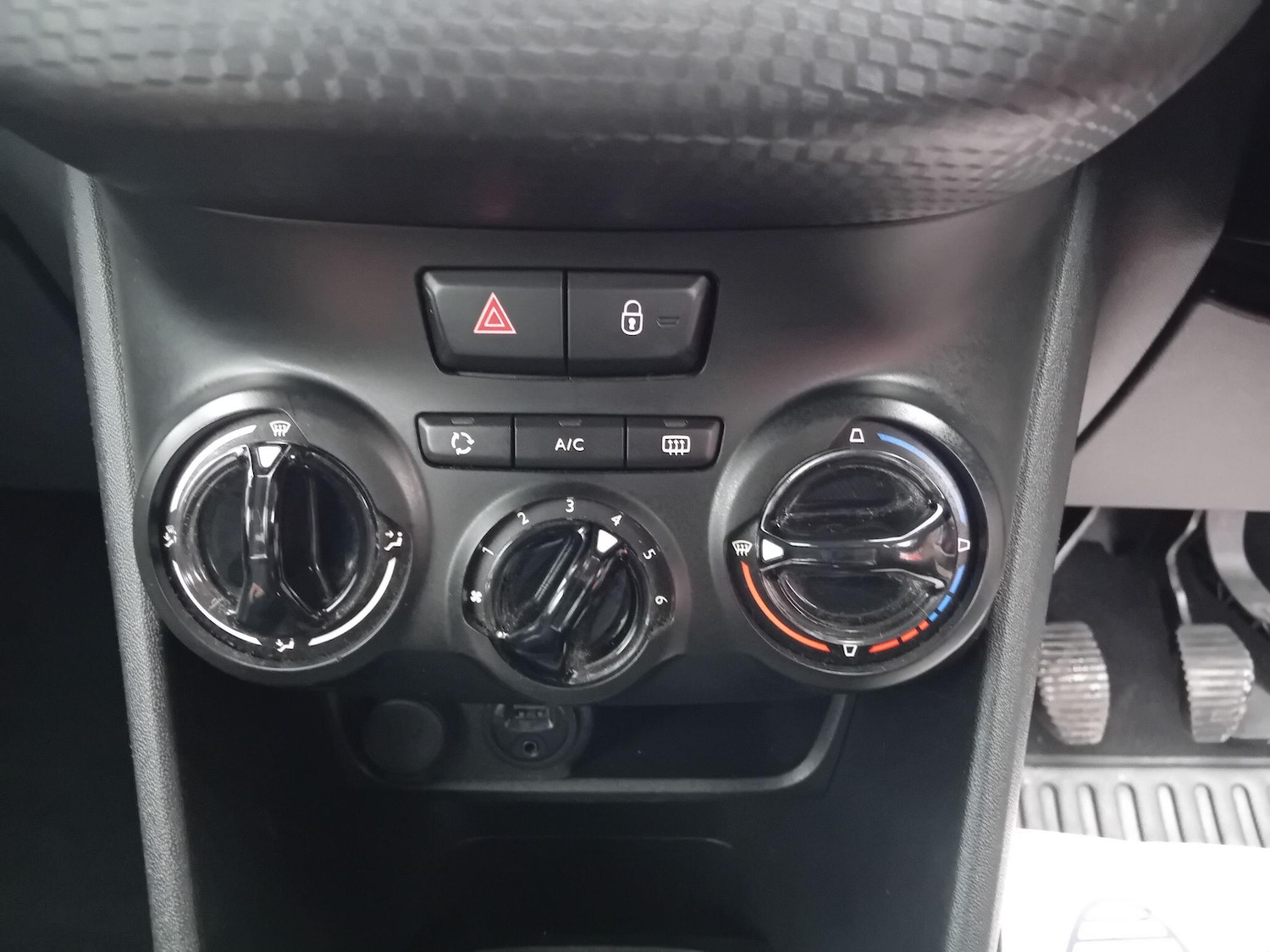 Used Peugeot 208 2017 for sale - 77386358: Photo 18