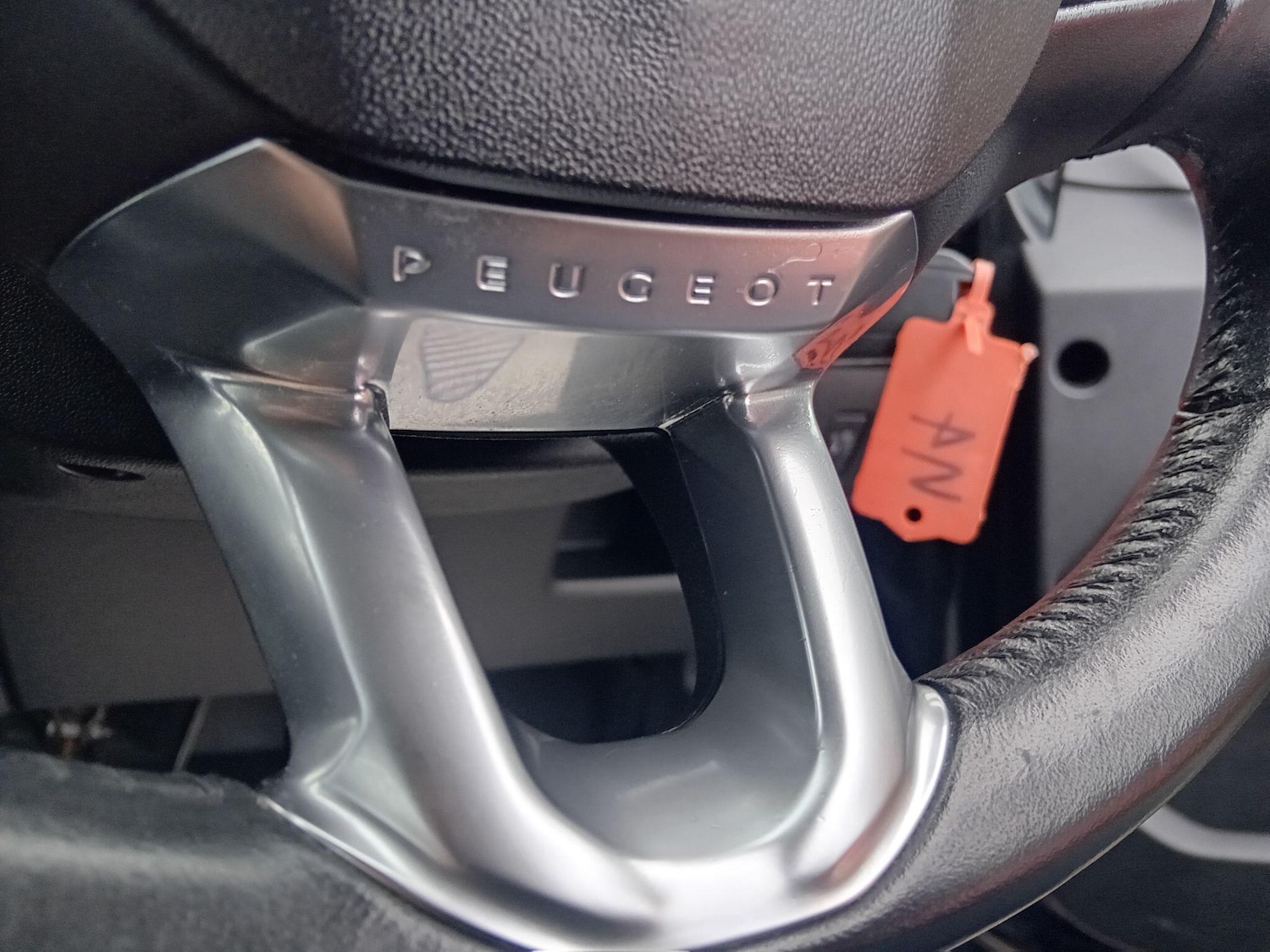 Used Peugeot 208 2017 for sale - 77386358: Photo 29