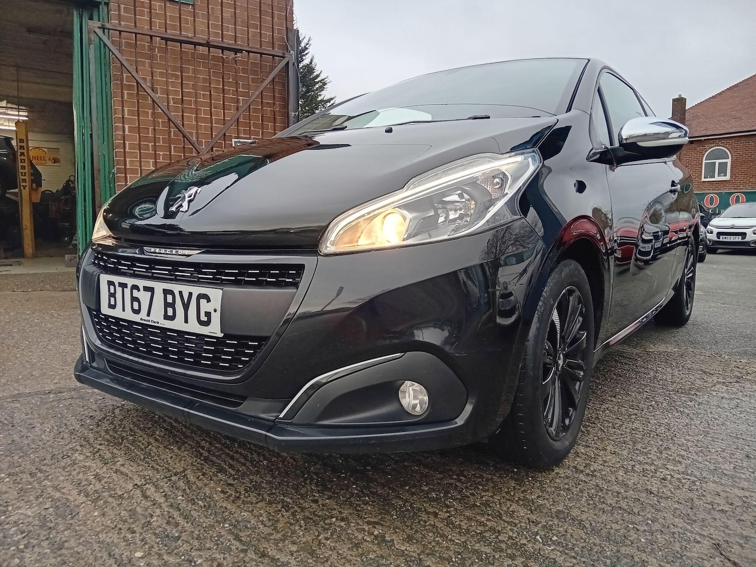 Used Peugeot 208 2017 for sale - 77386358: Photo 4