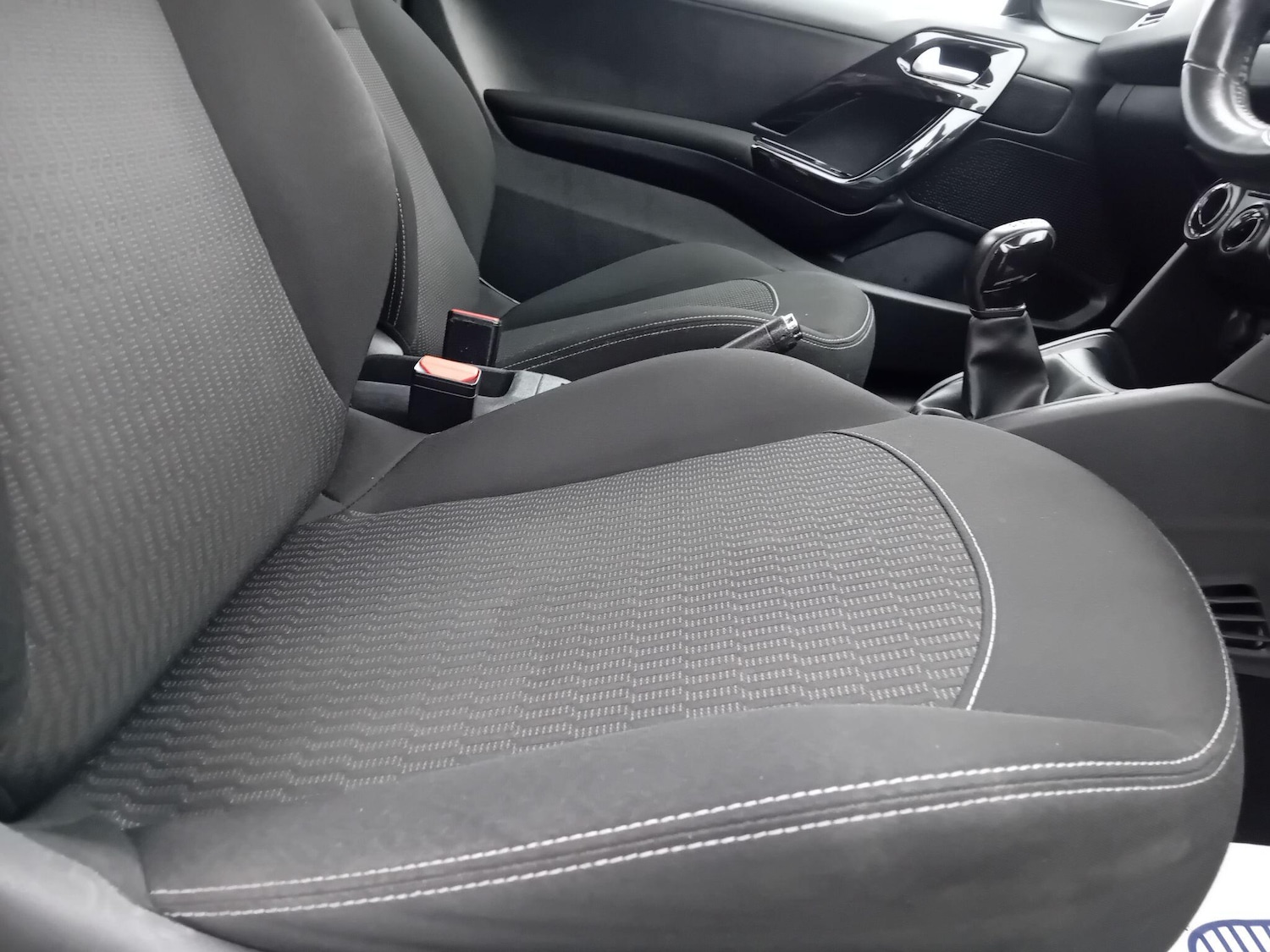 Used Peugeot 208 2017 for sale - 77386358: Photo 41