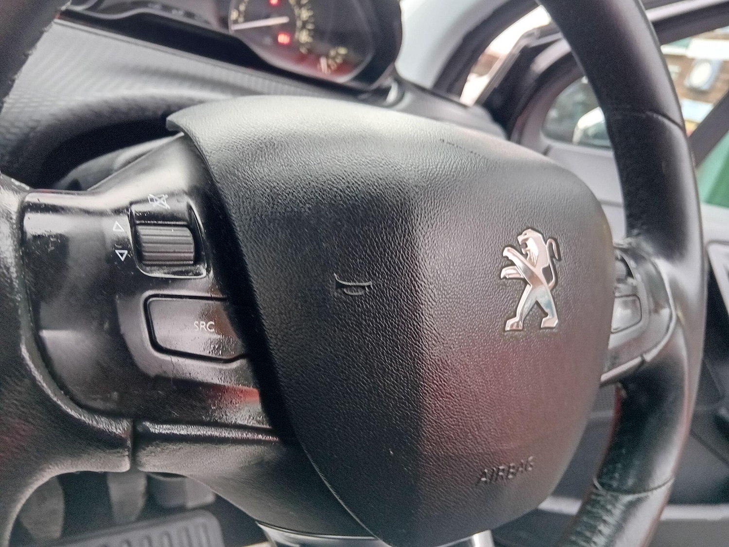 Used Peugeot 208 2017 for sale - 77386358: Photo 44