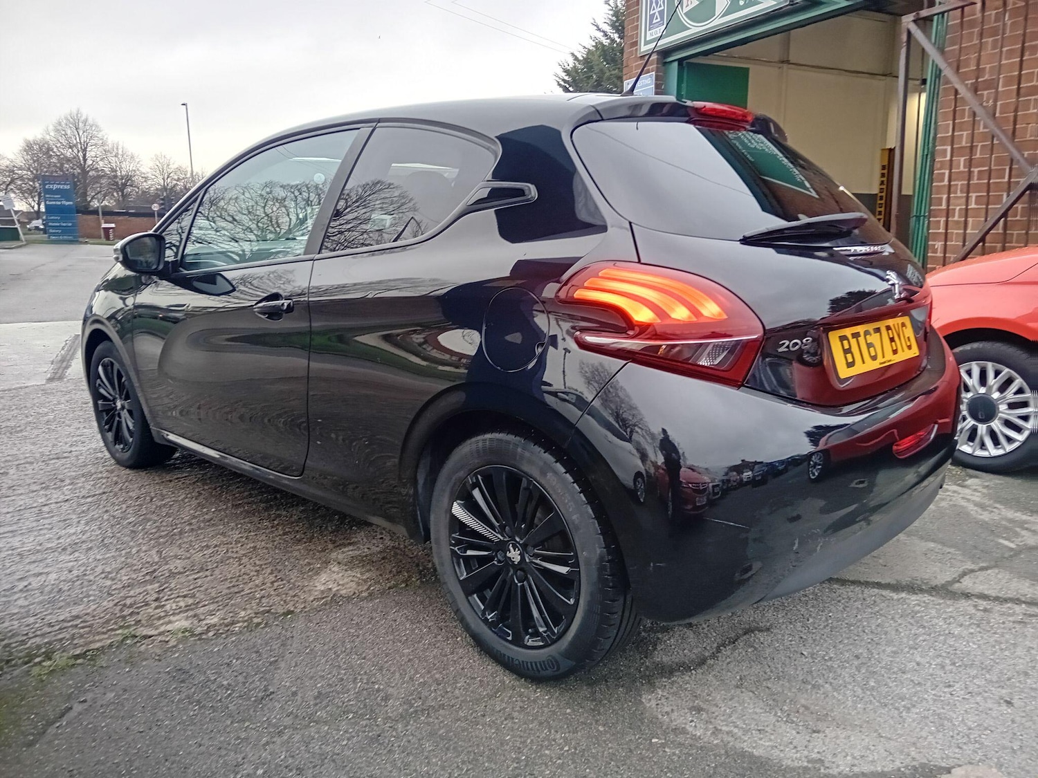 Used Peugeot 208 2017 for sale - 77386358: Photo 5