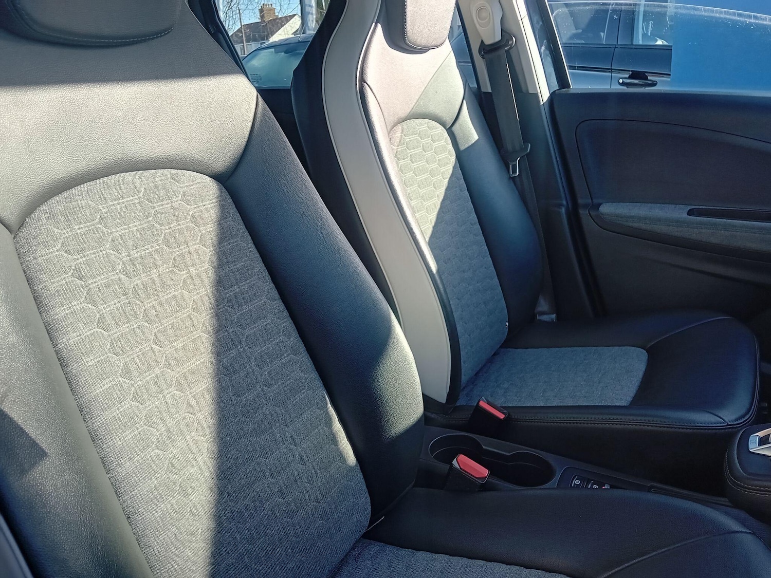 Used Renault Zoe 2020 for sale - 76936575: Photo 33