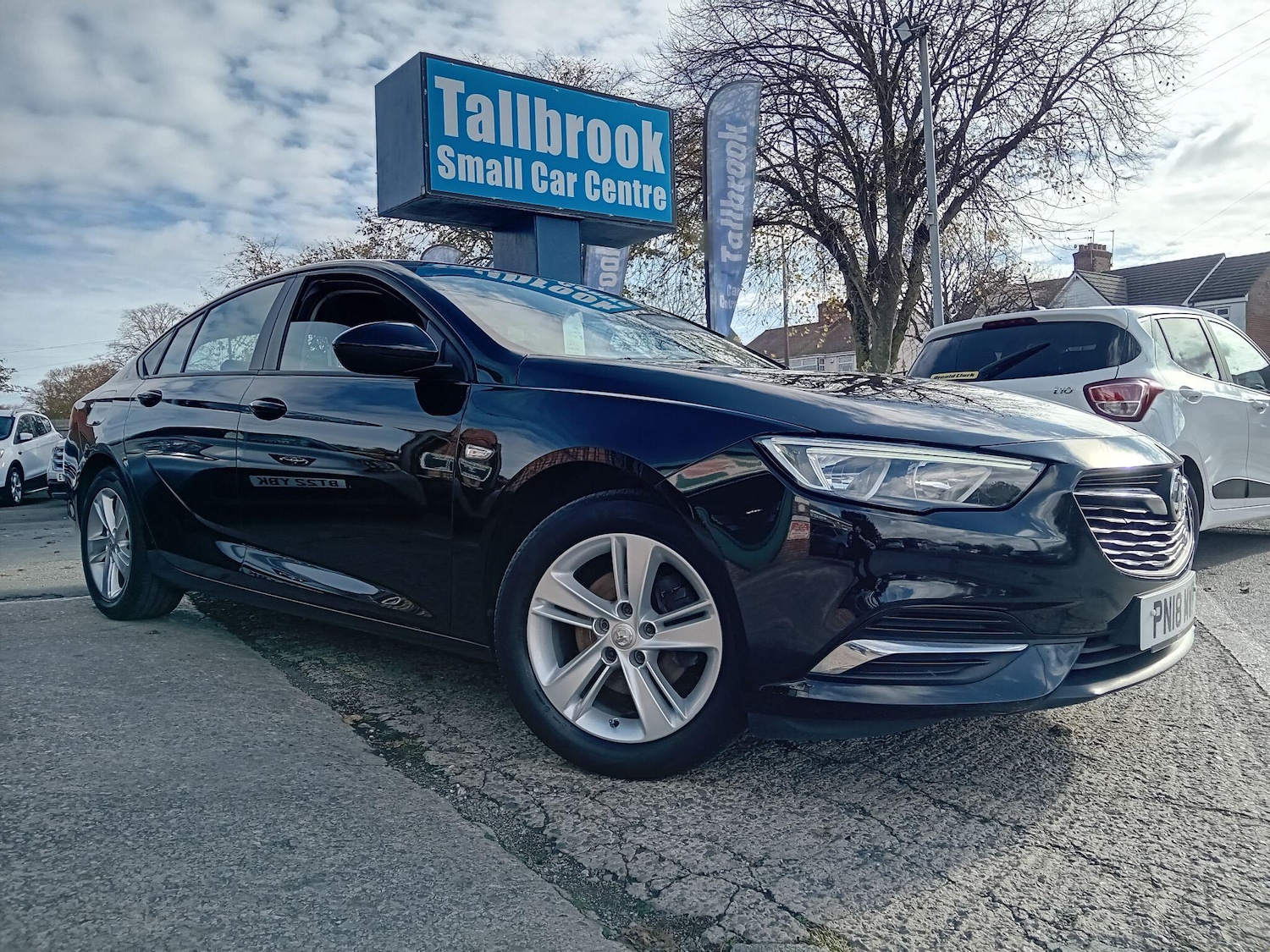 Used Vauxhall Insignia 2018 for sale - 76360172: Photo 1
