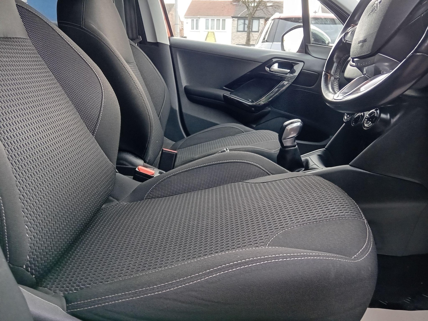 Used Peugeot 208 2017 for sale - 76702010: Photo 13