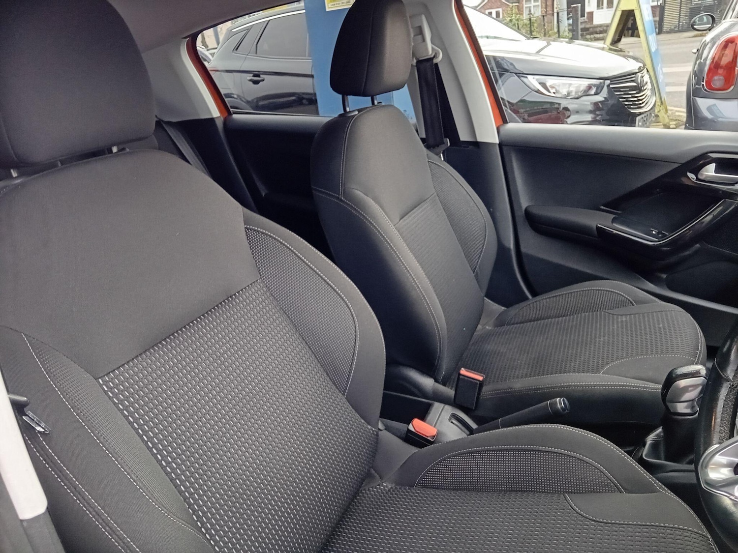 Used Peugeot 208 2017 for sale - 76702010: Photo 14