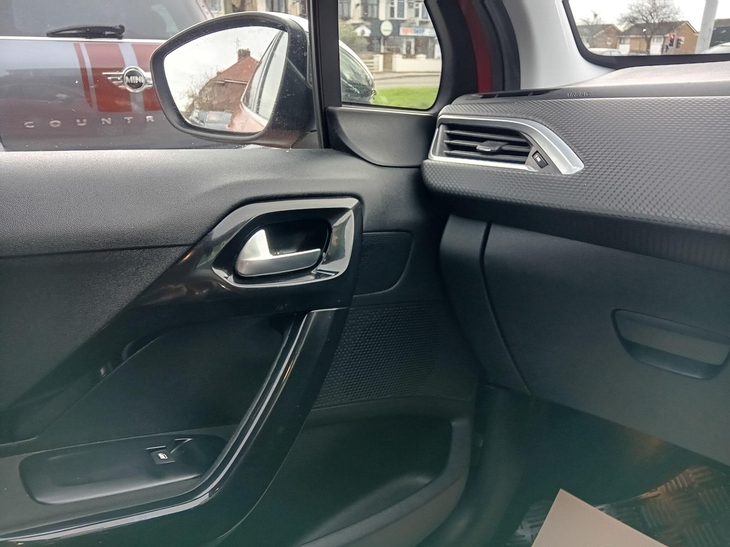 Used Peugeot 208 2017 for sale - 76702010: Photo 23