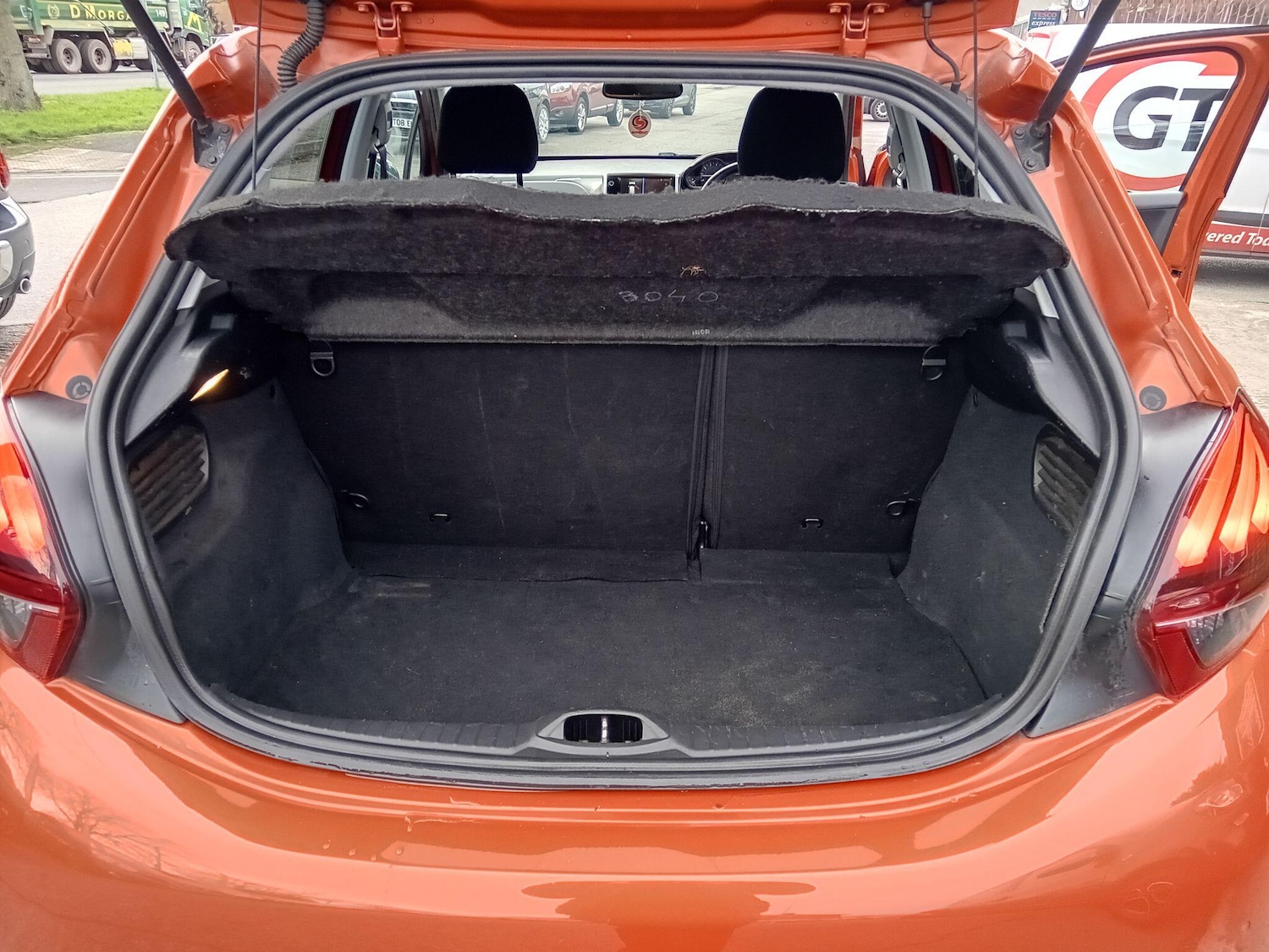 Used Peugeot 208 2017 for sale - 76702010: Photo 32