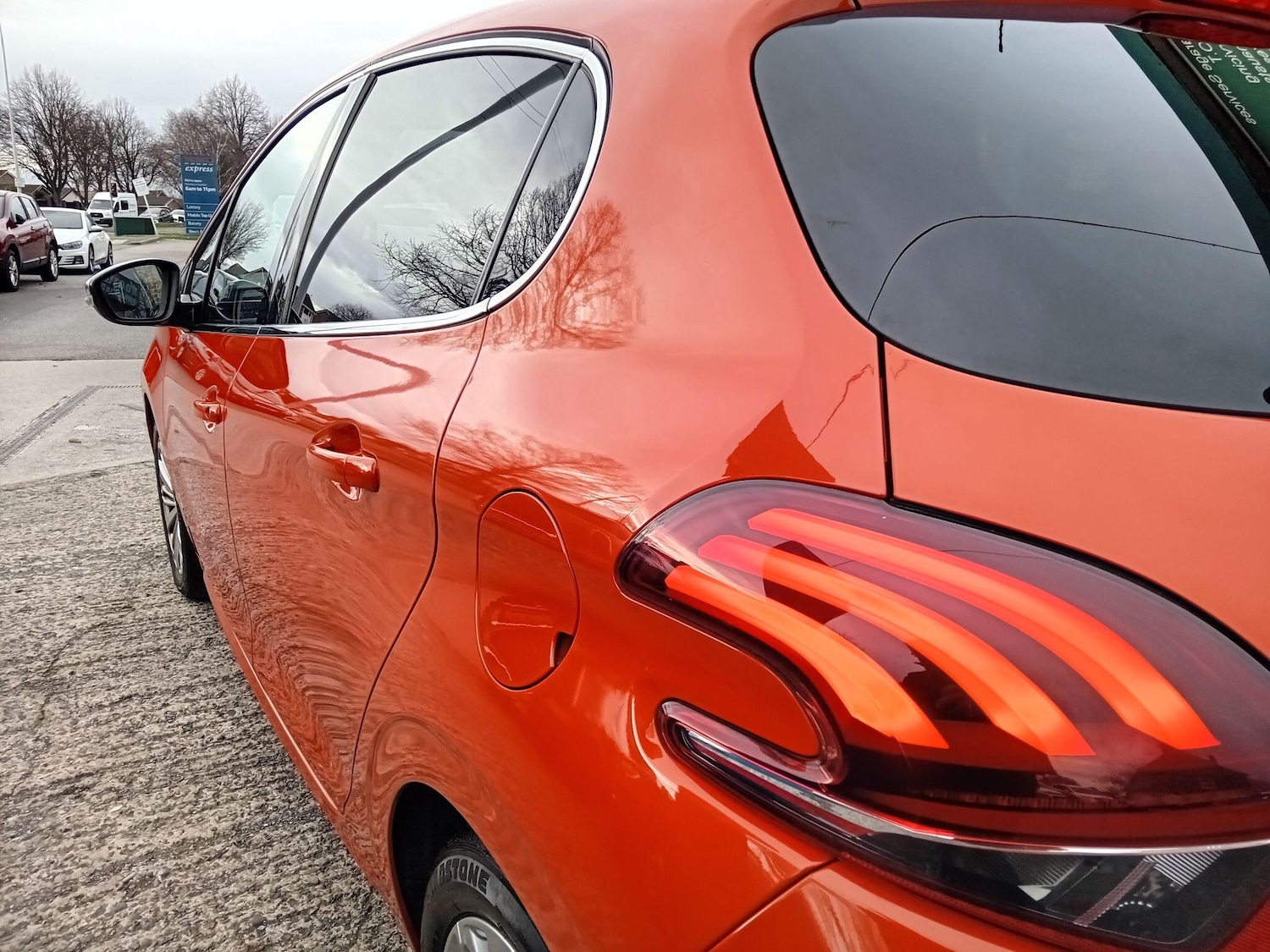 Used Peugeot 208 2017 for sale - 76702010: Photo 4