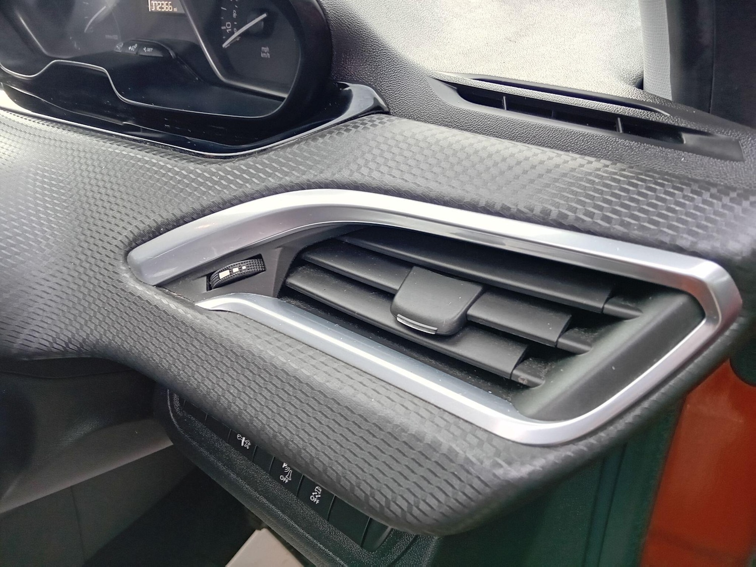 Used Peugeot 208 2017 for sale - 76702010: Photo 41