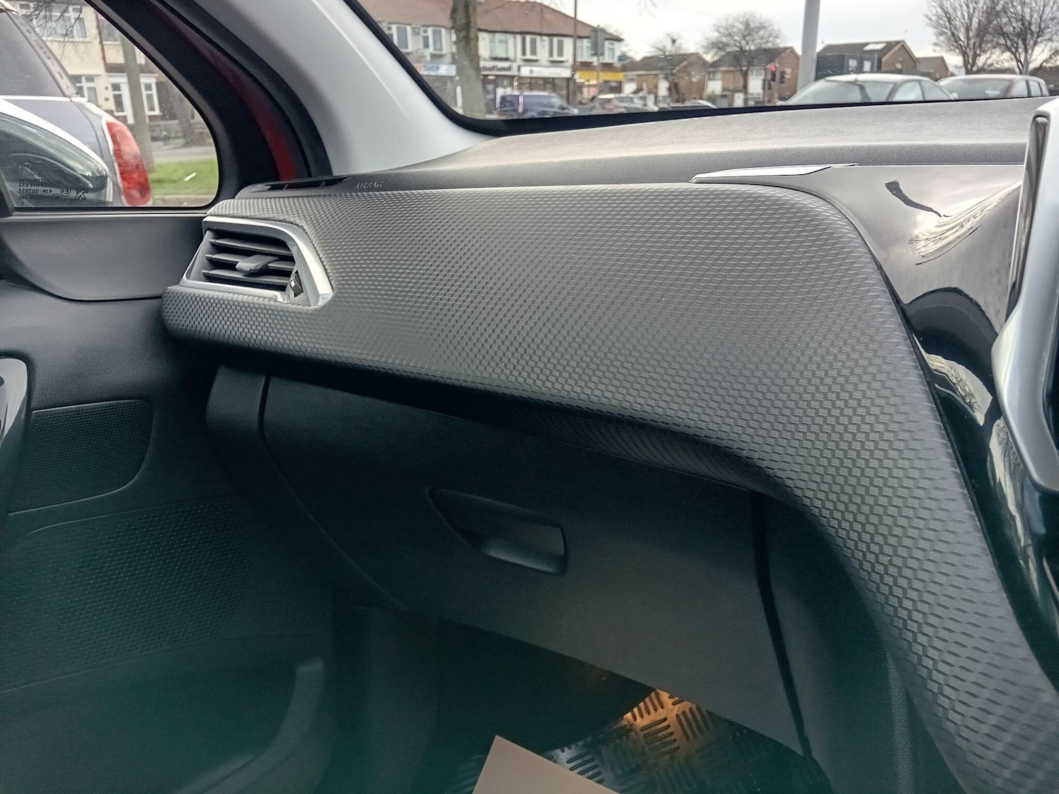 Used Peugeot 208 2017 for sale - 76702010: Photo 44