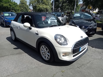 Used MINI Convertible 2018 for sale - 79012755: Photo