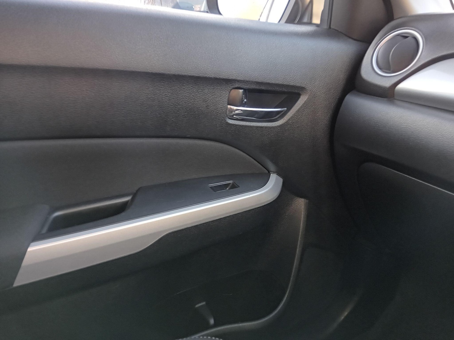 Used Suzuki Vitara 2017 for sale - 76608039: Photo 36