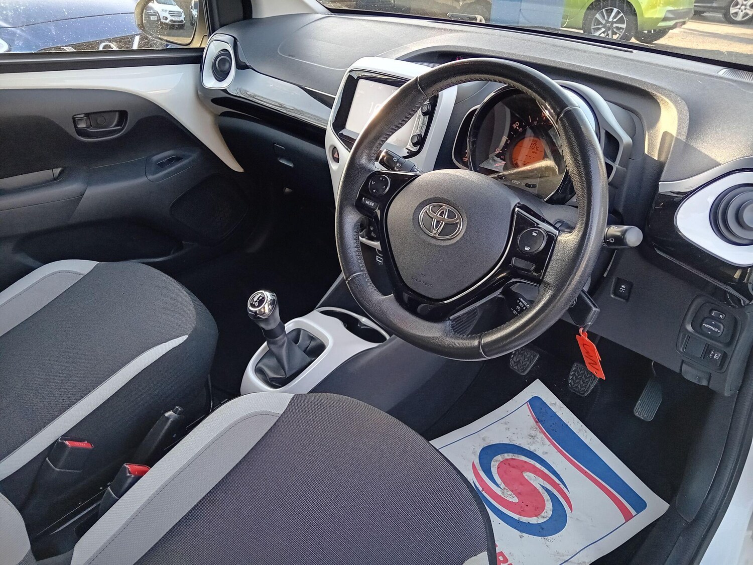 Used Toyota AYGO 2015 for sale - 76850185: Photo 38