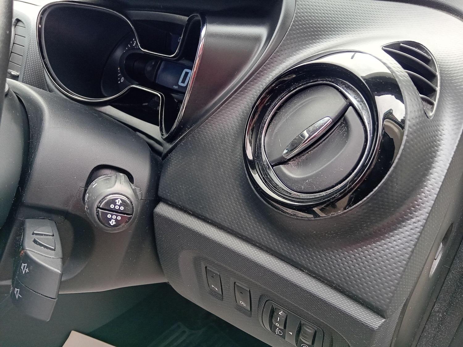 Used Renault Captur 2016 for sale - 77783773: Photo 20