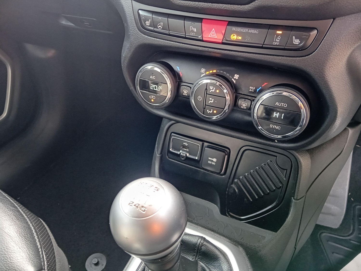 Used Jeep Renegade 2016 for sale - 77969999: Photo 14