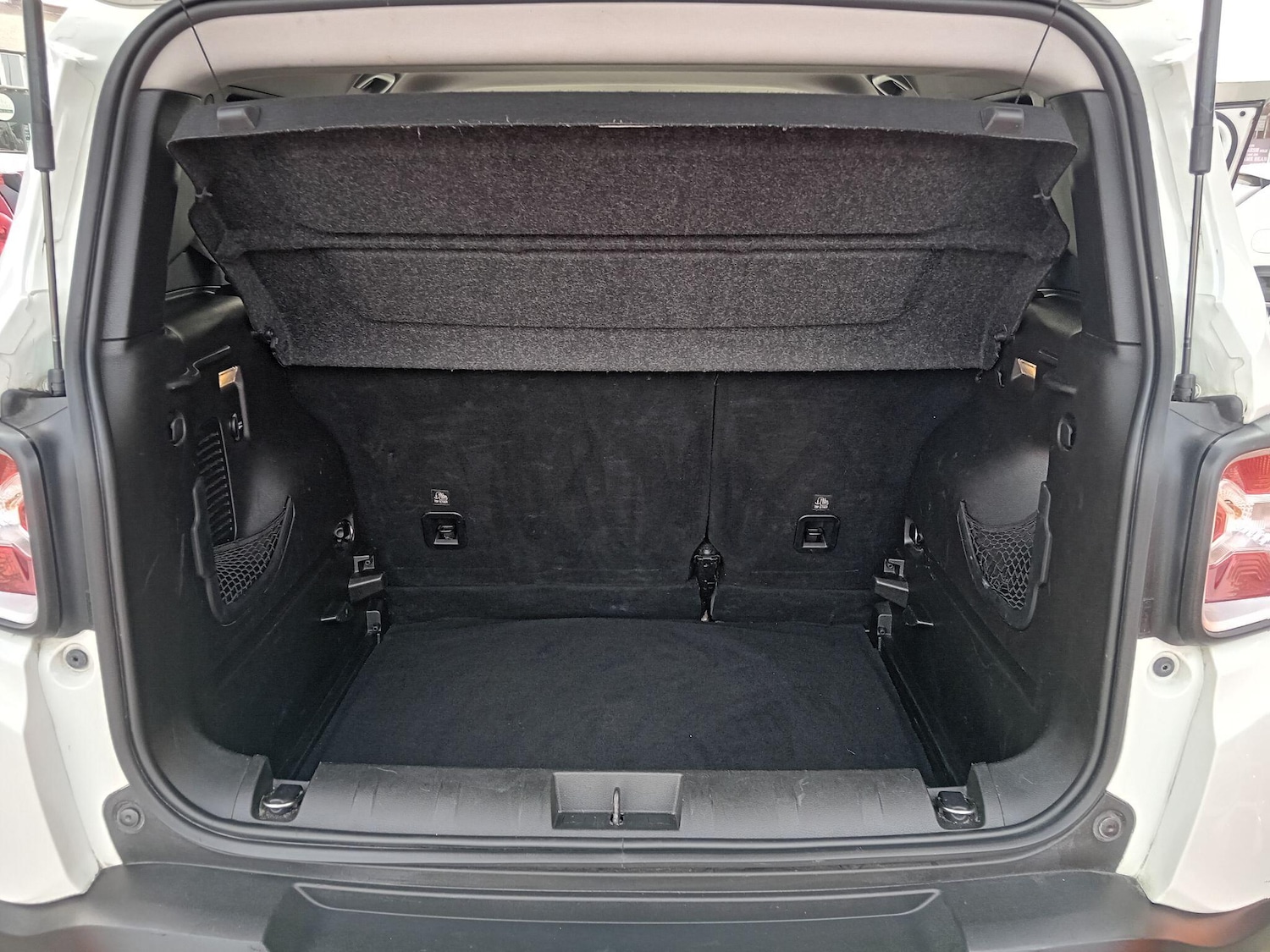 Used Jeep Renegade 2016 for sale - 77969999: Photo 28