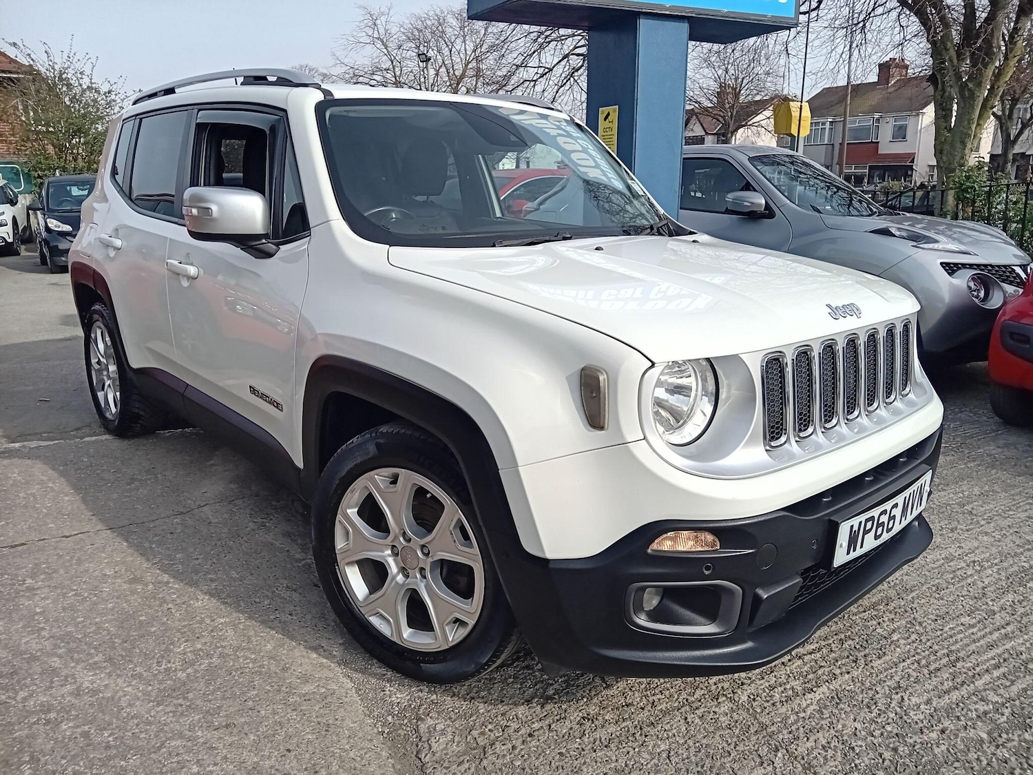 Used Jeep Renegade 2016 for sale - 77969999: Photo 8