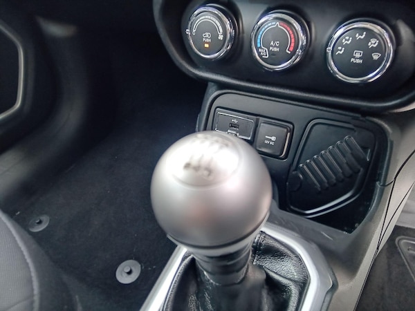 Used Jeep Renegade 2016 for sale - 76002421: Photo 32