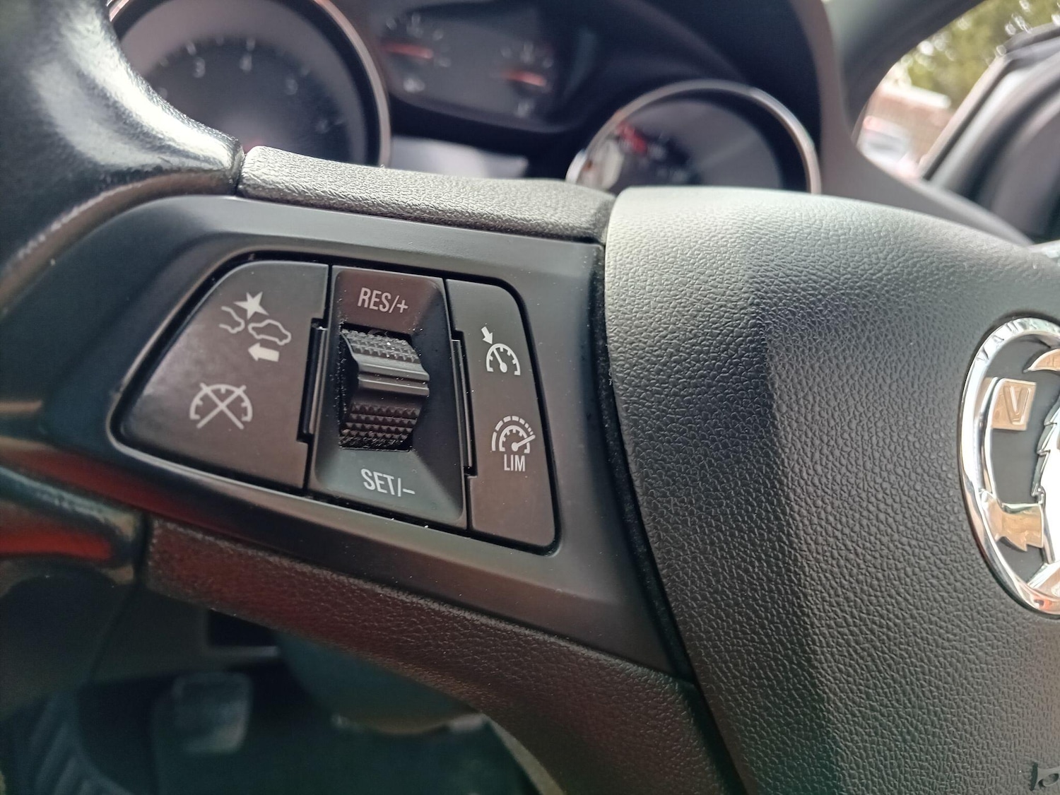 Used Vauxhall Astra 2017 for sale - 77784103: Photo 21