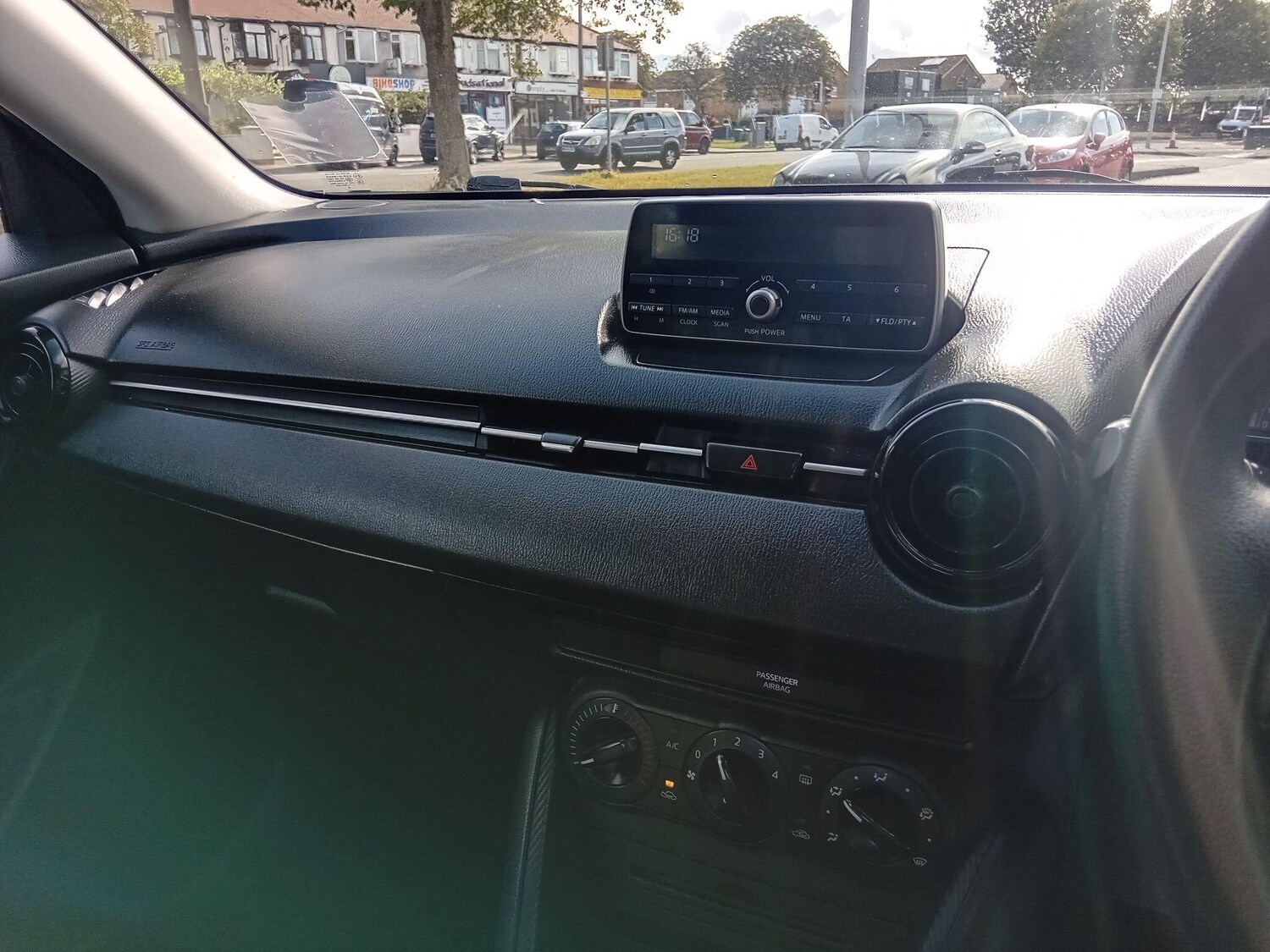 Used Mazda Mazda2 2015 for sale - 75940393: Photo 26