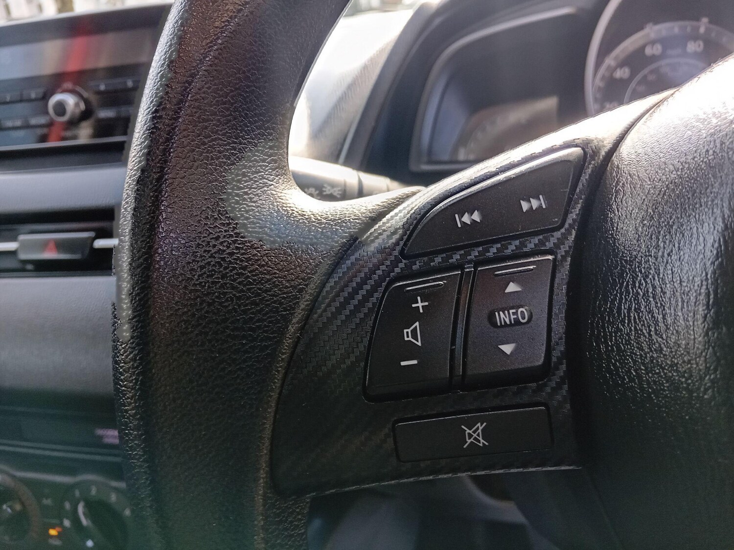 Used Mazda Mazda2 2015 for sale - 75940393: Photo 27