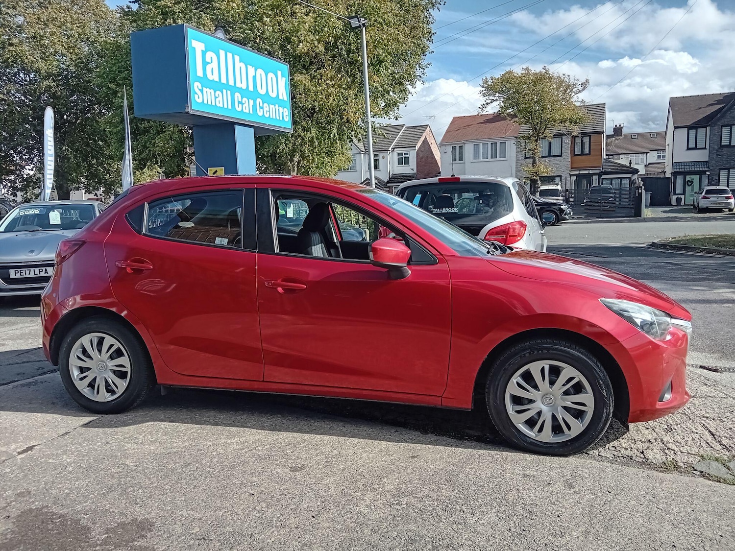 Used Mazda Mazda2 2015 for sale - 75940393: Photo 3