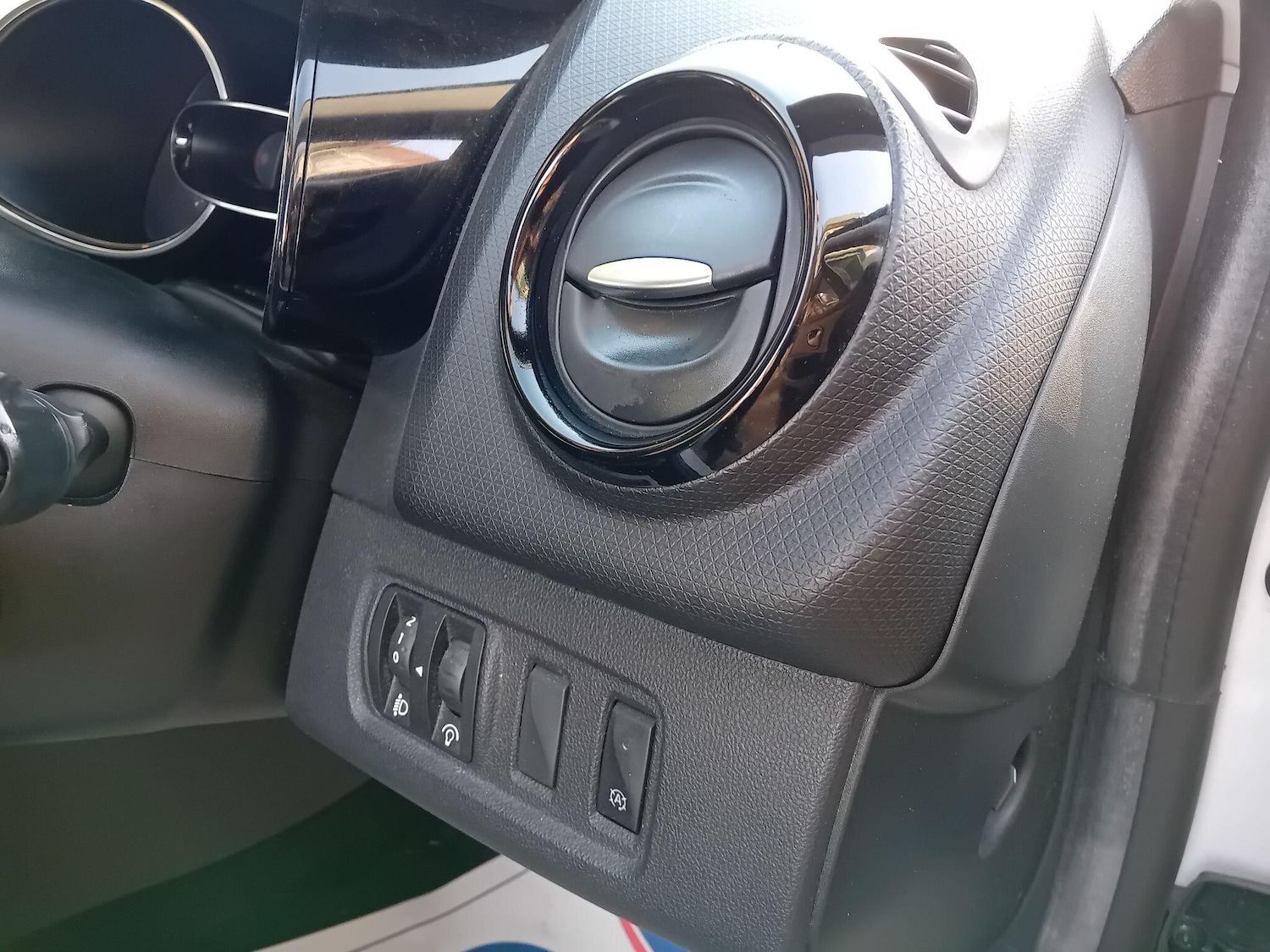 Used Renault Clio 2017 for sale - 76701617: Photo 14