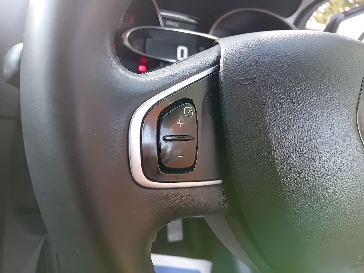 Used Renault Clio 2017 for sale - 76701617: Photo 18