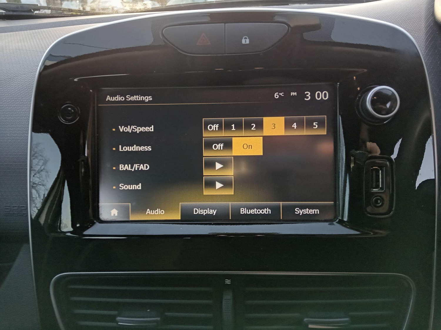 Used Renault Clio 2017 for sale - 76701617: Photo 24