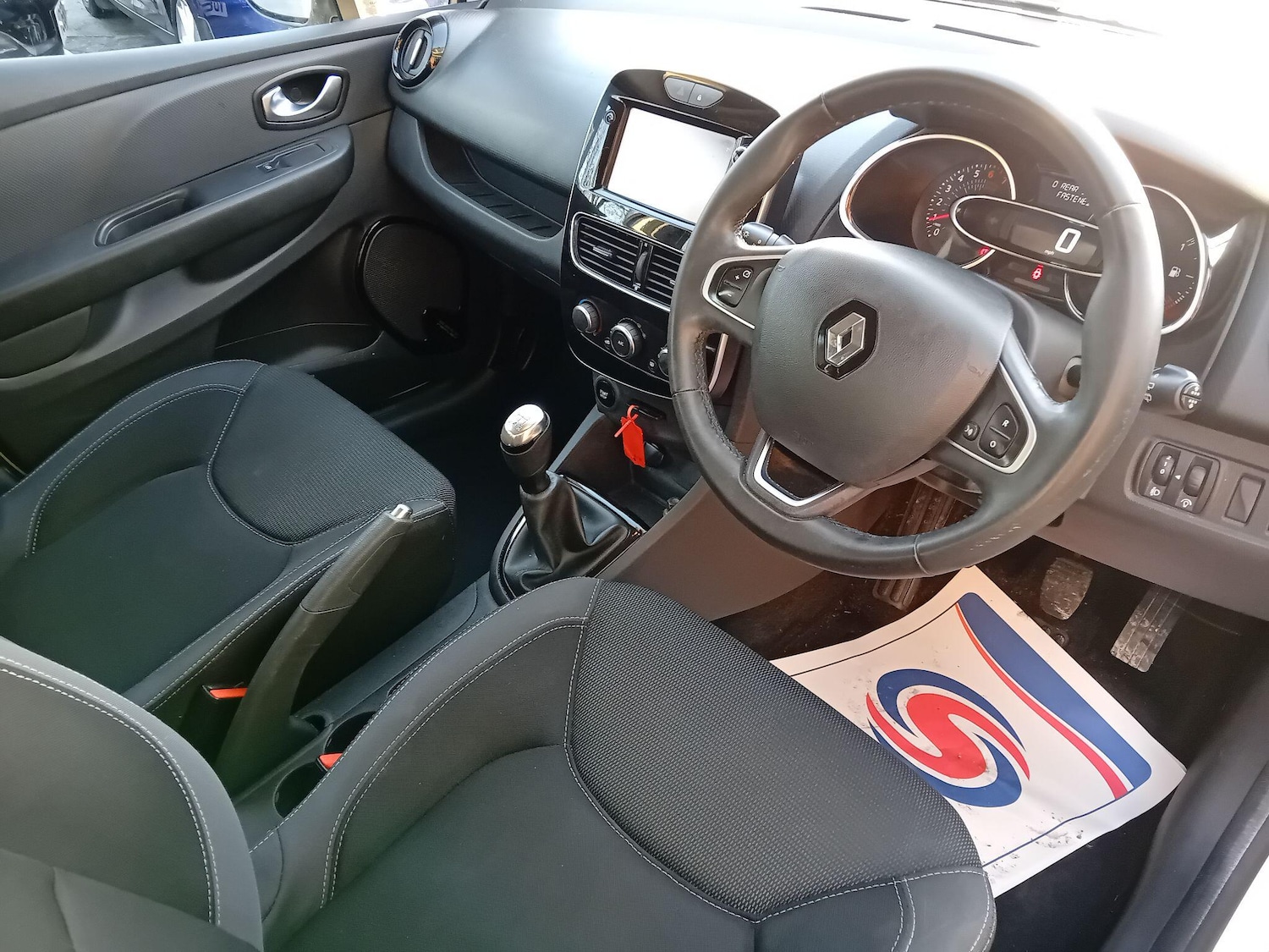 Used Renault Clio 2017 for sale - 76701617: Photo 39