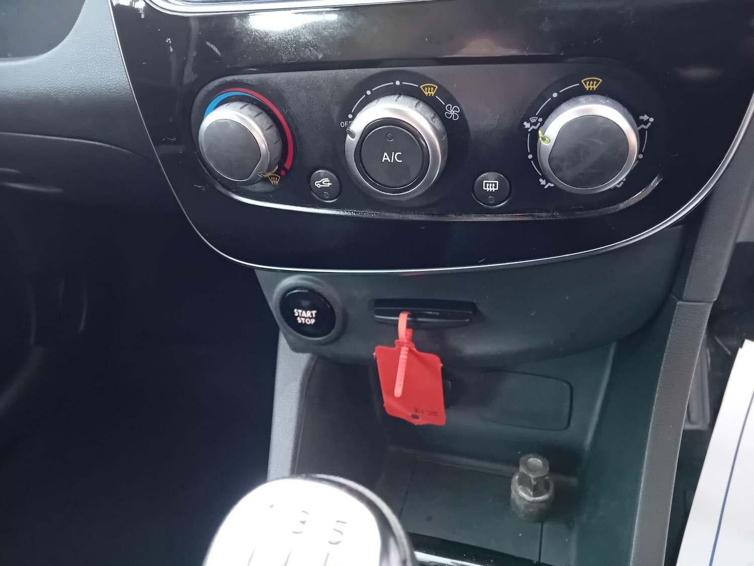 Used Renault Clio 2017 for sale - 76701617: Photo 42