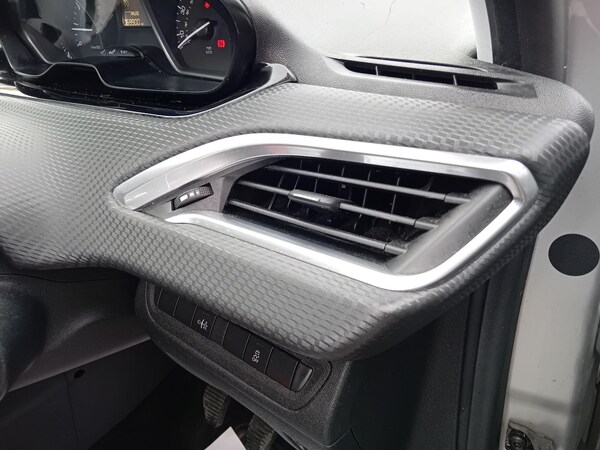 Used Peugeot 208 2017 for sale - 75362878: Photo 24