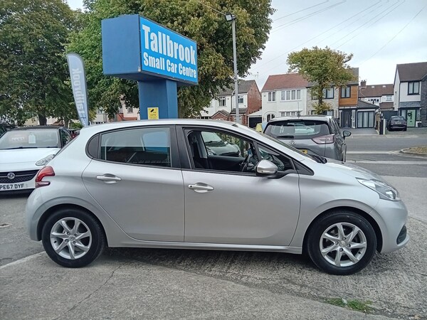 Used Peugeot 208 2017 for sale - 75362878: Photo 6