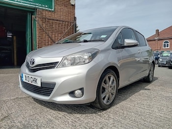 Used Toyota Yaris 2013 for sale - 78675345: Photo
