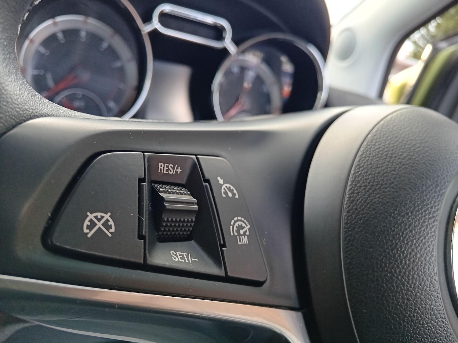 Used Vauxhall ADAM 2015 for sale - 76990656: Photo 26